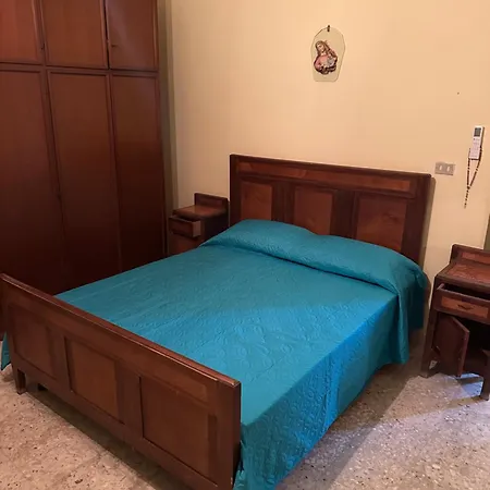 Casa Rosa Brancaleone Marina