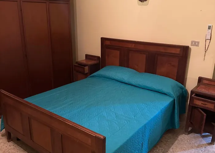 Casa Rosa Brancaleone Marina